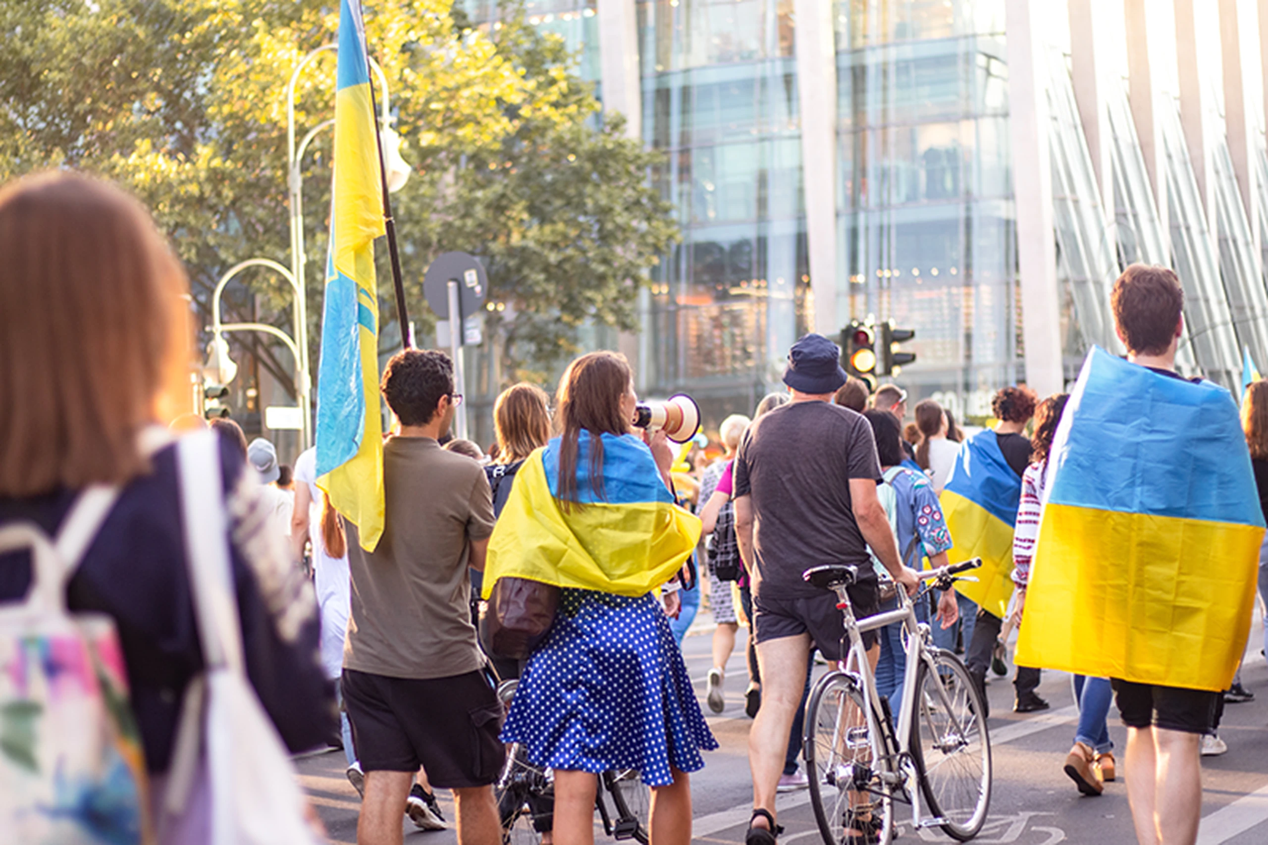 Support for Ukraine still high among EU citizens but some fall off apparent among certain groups