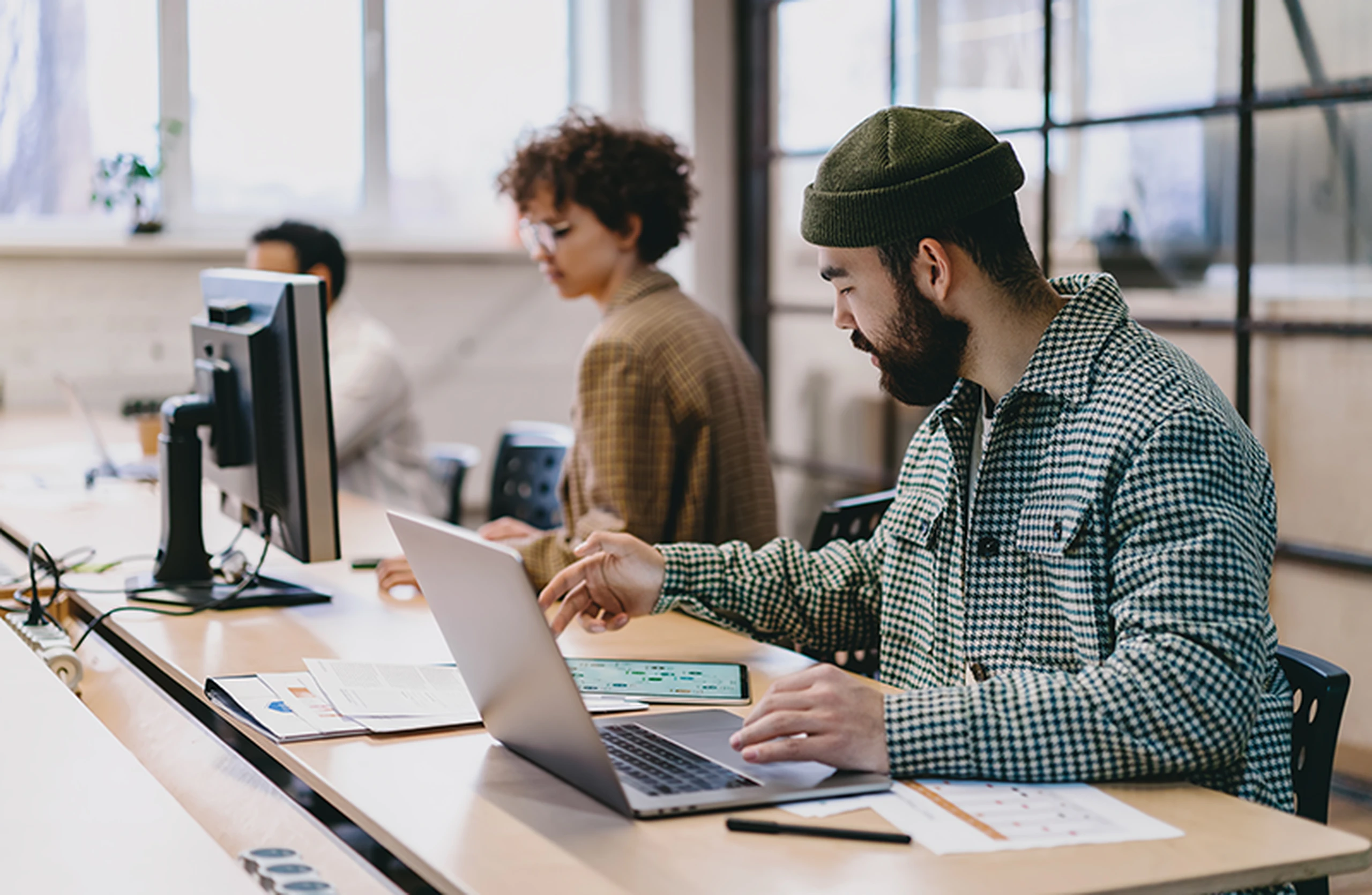 The changing structure of employment in the EU: Annual review 2023