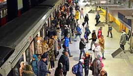 People getting out of the train at central station